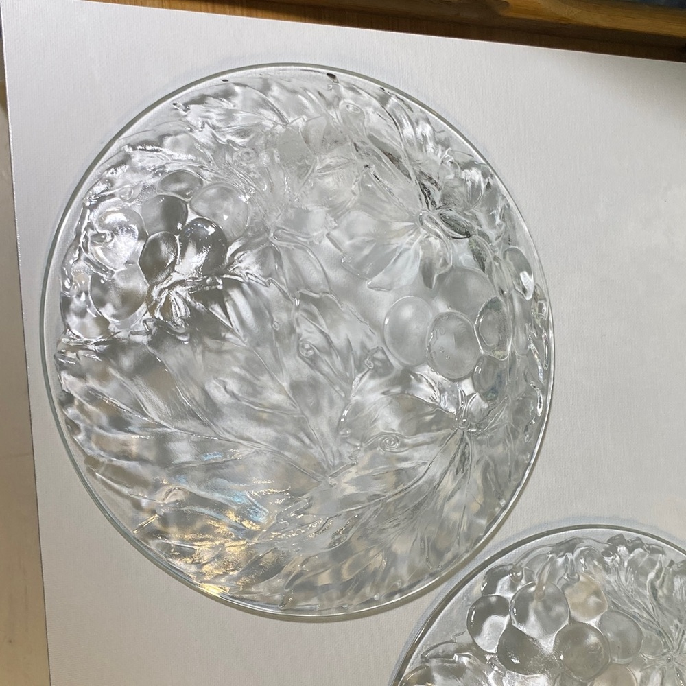 KIG Grapes And Leaves Clear 9" Glass Plate Set of 2 - Picture 6 of 8
